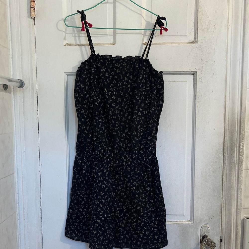 GAP girls Black and white Floral romper in size xxl/13-14
